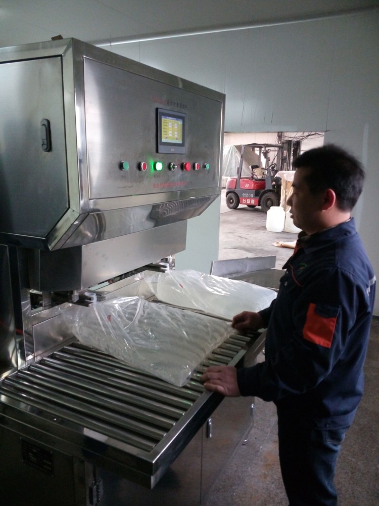 ?麥芽糖漿軟包裝灌裝機